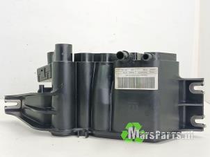 Gebruikte Koolstoffilter Jeep Compass II (MP) 1.3 4XE 240 16V 4x4 Prijs € 99,00 Margeregeling aangeboden door Autodemontagebedrijf De Mars