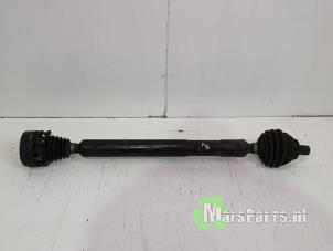 Gebruikte Aandrijfas rechts-voor Volkswagen Touran (1T1/T2) 1.6 FSI 16V Prijs € 40,00 Margeregeling aangeboden door Autodemontagebedrijf De Mars