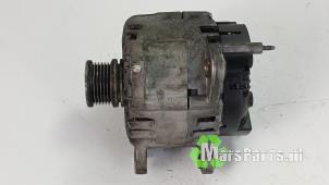 Gebruikte Dynamo Skoda Superb Combi (3V5) 2.0 TDI Prijs € 80,00 Margeregeling aangeboden door Autodemontagebedrijf De Mars