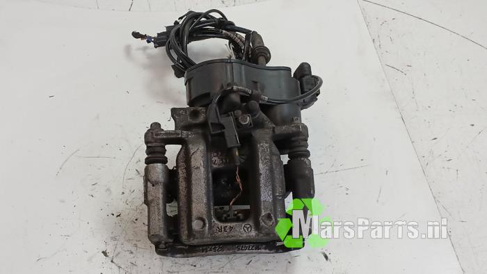 Remklauw (Tang) rechts-achter van een Mercedes-Benz Vito (447.6) 2.0 114 CDI 16V 2024