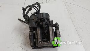 Gebruikte Remklauw (Tang) links-achter Mercedes Vito (447.6) 2.0 114 CDI 16V Prijs € 160,00 Margeregeling aangeboden door Autodemontagebedrijf De Mars