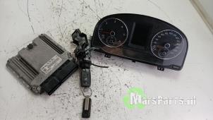 Gebruikte Kontaktslot + computer Volkswagen Caddy IV 2.0 TDI 75 Prijs € 300,00 Margeregeling aangeboden door Autodemontagebedrijf De Mars