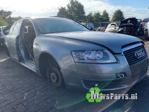 Gebruikte Fusee links-voor Audi A6 (C6) 2.0 T FSI 16V Prijs € 175,00 Margeregeling aangeboden door Autodemontagebedrijf De Mars