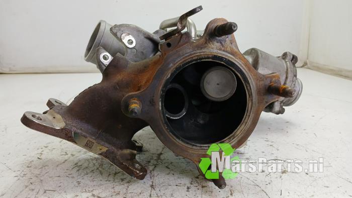 Turbo van een Audi A5 (F53/F5P) 2.0 45 TFSI Mild Hybrid 16V Quattro 2019