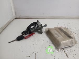 Gebruikte Kontaktslot + computer Toyota Yaris (P1) 1.0 16V VVT-i Prijs € 100,00 Margeregeling aangeboden door Autodemontagebedrijf De Mars