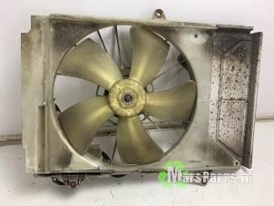 Gebruikte Radiateurfan Toyota Yaris (P1) 1.0 16V VVT-i Prijs € 40,00 Margeregeling aangeboden door Autodemontagebedrijf De Mars