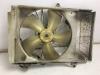 Radiateurfan van een Toyota Yaris (P1), 1999 / 2005 1.0 16V VVT-i, Hatchback, Benzine, 998cc, 48kW (65pk), FWD, 1SZFE, 2003-03 / 2005-09, SCP10 2005
