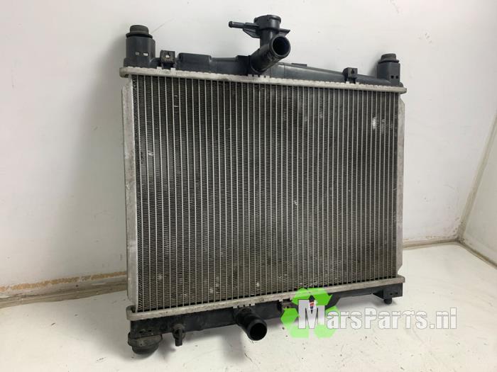 Gebruikte Radiateur Toyota Yaris (P1) 1.0 16V VVT-i Prijs € 40,00 Margeregeling aangeboden door Autodemontagebedrijf De Mars
