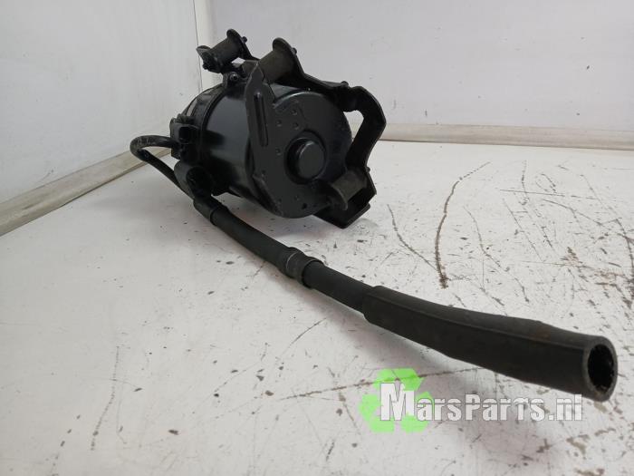 Gebruikte Servopomp BMW Mini (R50/53) 1.6 16V Cooper Prijs € 358,00 Margeregeling aangeboden door Autodemontagebedrijf De Mars