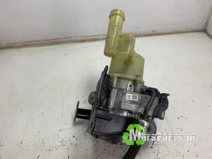 Gebruikte Servopomp Peugeot Expert (V1/VA/VB/VE/VF/VT/VY) 2.0 Blue HDi 120 16V Prijs € 400,00 Margeregeling aangeboden door Autodemontagebedrijf De Mars