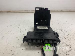 Gebruikte Zekeringkast Peugeot 308 (4A/C) 1.6 16V THP 150 Prijs € 35,00 Margeregeling aangeboden door Autodemontagebedrijf De Mars