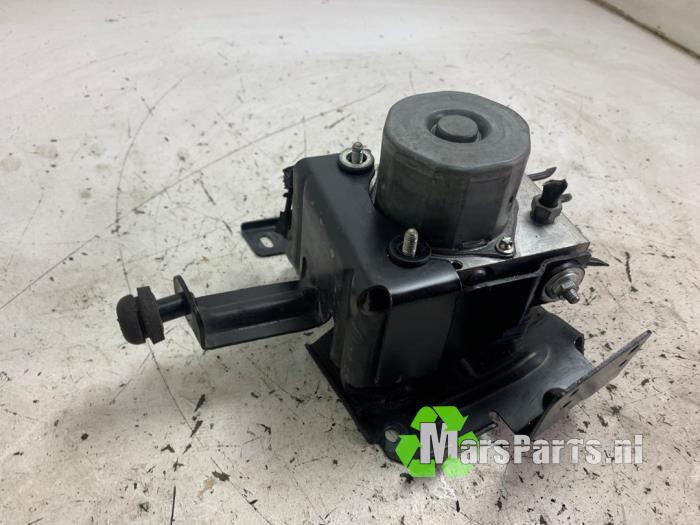 ABS Pomp van een Ford Transit Custom 2.2 TDCi 16V 2016