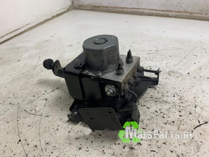 ABS Pomp van een Ford Transit Custom 2.2 TDCi 16V 2016