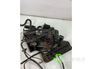 Gebruikte Compressor Mercedes E Estate (S212) E-200 CDI 16V BlueEfficiency,BlueTEC Prijs € 150,00 Margeregeling aangeboden door Autodemontagebedrijf De Mars