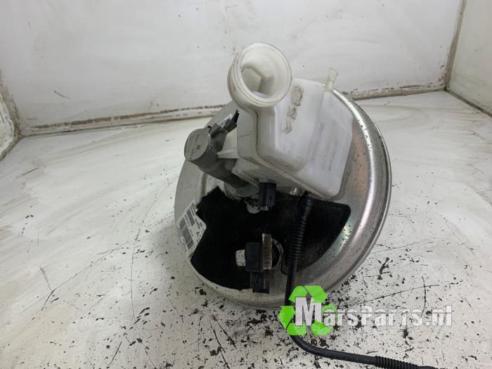 Gebruikte Rembekrachtiger Opel Grandland (X) 1.2 Turbo 12V Prijs € 75,00 Margeregeling aangeboden door Autodemontagebedrijf De Mars