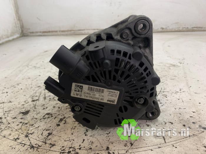 Dynamo van een Opel Grandland (X) 1.2 Turbo 12V 2019