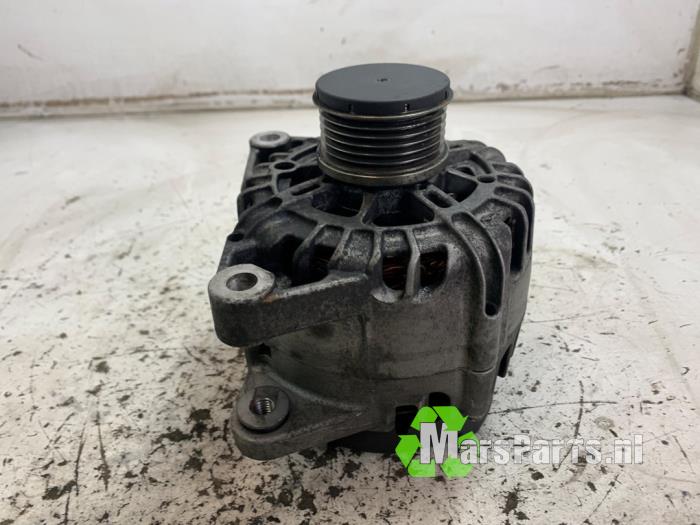 Dynamo van een Opel Grandland (X) 1.2 Turbo 12V 2019