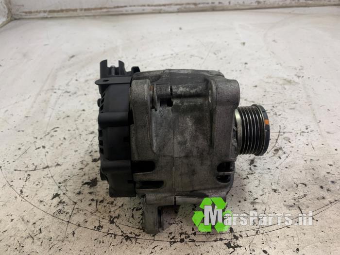 Dynamo van een Opel Grandland (X) 1.2 Turbo 12V 2019