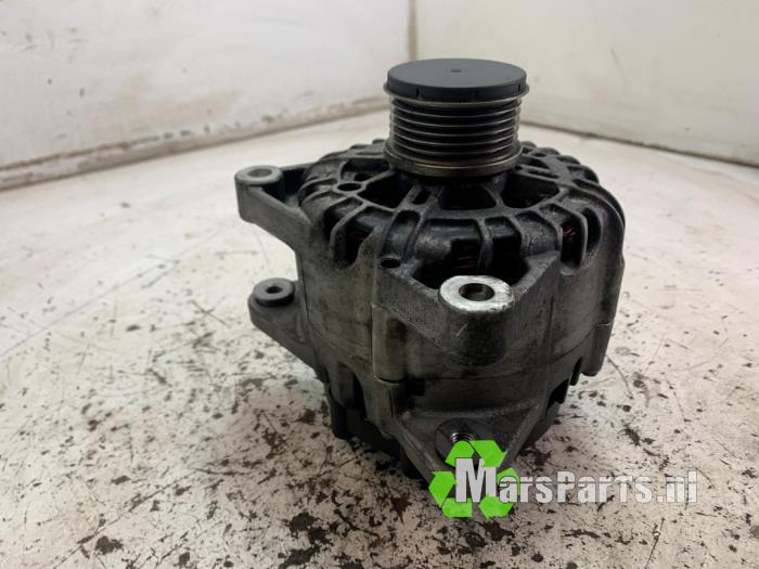 Dynamo van een Opel Grandland (X) 1.2 Turbo 12V 2019