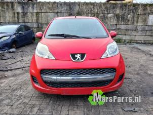 Gebruikte Brandstofpomp Elektrisch Peugeot 107 1.0 12V Prijs € 50,00 Margeregeling aangeboden door Autodemontagebedrijf De Mars