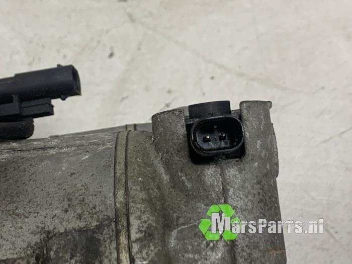 Aircopomp van een Opel Astra J (PC6/PD6/PE6/PF6) 1.4 Turbo 16V 2012