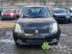 Gebruikte Steekas links-voor Suzuki Swift (ZA/ZC/ZD1/2/3/9) 1.3 VVT 16V Prijs € 50,00 Margeregeling aangeboden door Autodemontagebedrijf De Mars