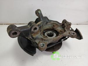 Gebruikte Fusee rechts-voor Mazda CX-3 (DJ/DK) 2.0 SkyActiv-G 120 Prijs € 70,00 Margeregeling aangeboden door Autodemontagebedrijf De Mars