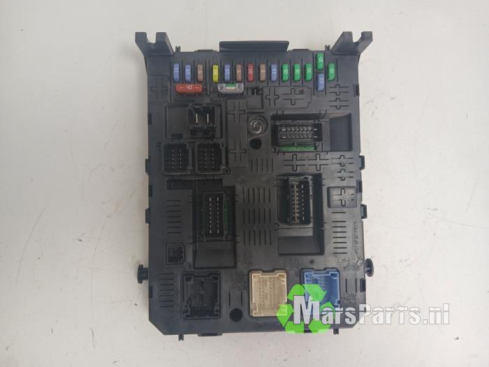 Gebruikte Bodycontrol Module Peugeot Partner (GC/GF/GG/GJ/GK) 1.6 BlueHDi 100 Prijs € 125,00 Margeregeling aangeboden door Autodemontagebedrijf De Mars