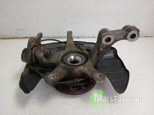 Gebruikte Fusee rechts-voor Mercedes A (W169) 1.5 A-160 Prijs € 70,00 Margeregeling aangeboden door Autodemontagebedrijf De Mars