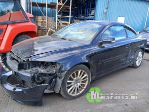Gebruikte Steekas links-voor Volvo C70 (MC) 2.4 D5 20V Autom. Prijs € 80,00 Margeregeling aangeboden door Autodemontagebedrijf De Mars