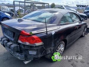 Gebruikte Achteras voorwielaandrijving Volvo C70 (MC) 2.4 D5 20V Autom. Prijs € 150,00 Margeregeling aangeboden door Autodemontagebedrijf De Mars