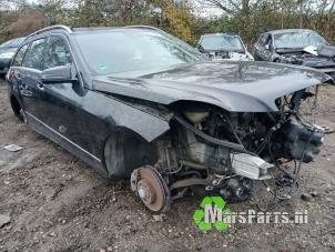 Gebruikte Asschenkel rechts-voor Mercedes E Estate (S212) E-200 CDI 16V BlueEfficiency,BlueTEC Prijs € 40,00 Margeregeling aangeboden door Autodemontagebedrijf De Mars