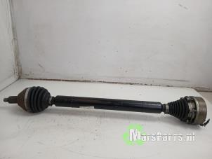 Gebruikte Aandrijfas rechts-voor Volkswagen Polo V (6R) 1.4 TDI DPF BlueMotion technology Prijs € 50,00 Margeregeling aangeboden door Autodemontagebedrijf De Mars