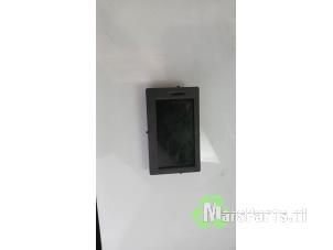 Gebruikte Display Interieur Renault Clio III (BR/CR) 1.2 16V 75 Prijs € 70,00 Margeregeling aangeboden door Autodemontagebedrijf De Mars