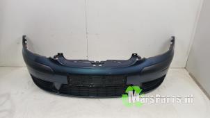 Gebruikte Bumper voor Volkswagen Golf Plus (5M1/1KP) 1.6 FSI 16V Prijs € 120,00 Margeregeling aangeboden door Autodemontagebedrijf De Mars