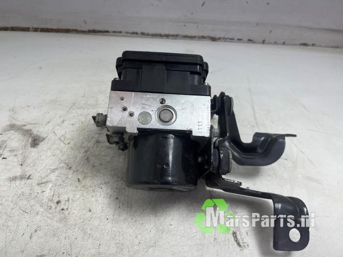 Gebruikte ABS Pomp Ford Fiesta 6 (JA8) 1.6 TDCi 16V 95 Prijs € 200,00 Margeregeling aangeboden door Autodemontagebedrijf De Mars