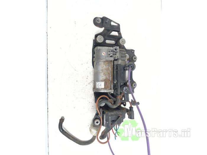 Gebruikte Compressor Audi S8 (D4) 4.0 V8 TFSI 32V Prijs € 350,00 Margeregeling aangeboden door Autodemontagebedrijf De Mars