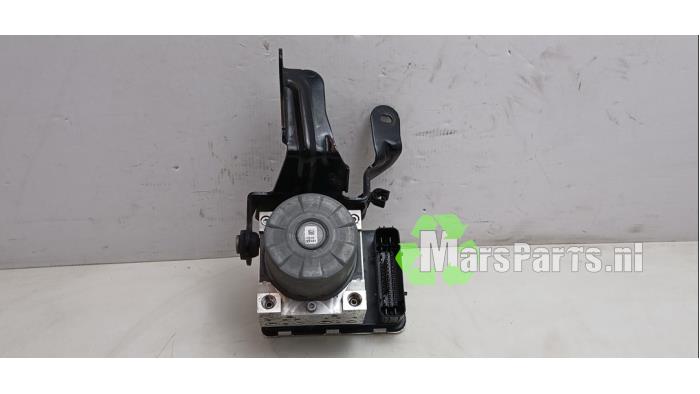 Gebruikte ABS Pomp Ford Focus 4 Wagon 1.0 Ti-VCT EcoBoost 12V 100 Prijs € 250,00 Margeregeling aangeboden door Autodemontagebedrijf De Mars