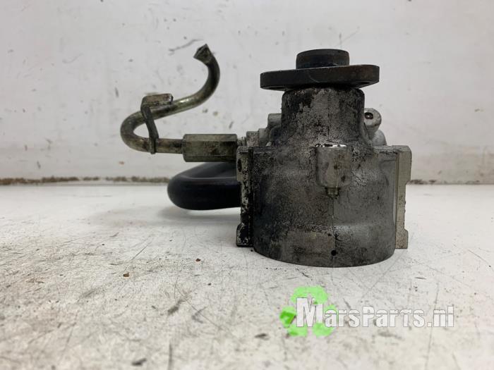 Gebruikte Servopomp Alfa Romeo GT (937) 2.0 JTS 16V Prijs € 30,00 Margeregeling aangeboden door Autodemontagebedrijf De Mars