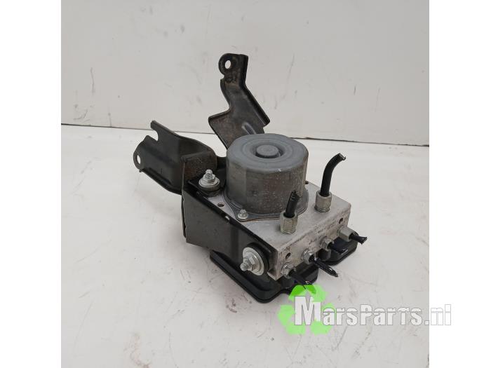 Gebruikte ABS Pomp Nissan Micra (K14) 0.9 IG-T 12V Prijs € 125,00 Margeregeling aangeboden door Autodemontagebedrijf De Mars