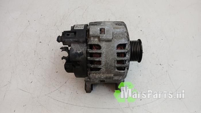 Gebruikte Alternator Volkswagen Polo IV (9N1/2/3) 1.2 Prijs € 50,00 Margeregeling aangeboden door Autodemontagebedrijf De Mars
