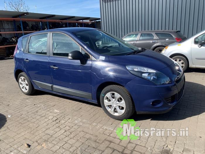 Gebruikte Tank element Pomp Renault Scénic III (JZ) 1.6 16V Prijs € 45,00 Margeregeling aangeboden door Autodemontagebedrijf De Mars