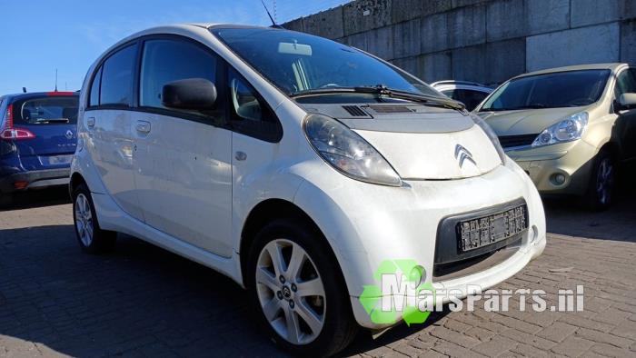 Gebruikte Radiateur Citroen C-Zero 16 kWh Prijs € 100,00 Margeregeling aangeboden door Autodemontagebedrijf De Mars