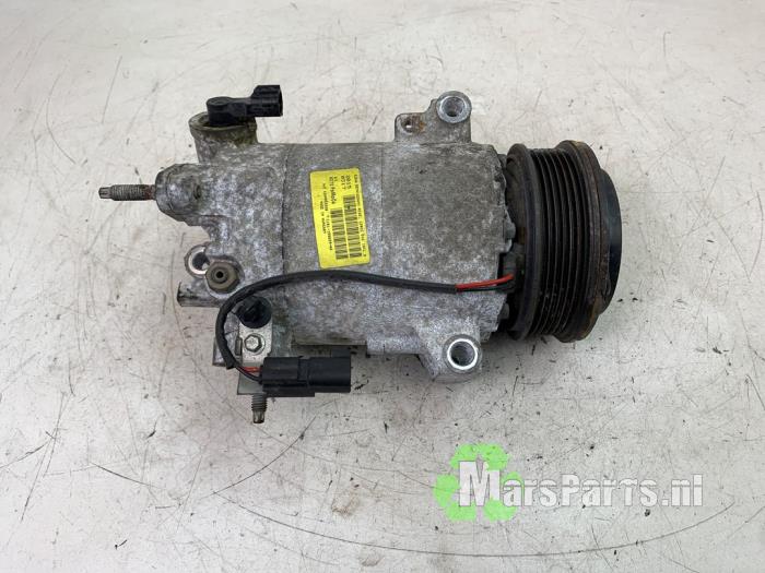 Gebruikte Aircopomp Ford Fiesta 6 (JA8) 1.0 Ti-VCT 12V 65 Prijs € 75,00 Margeregeling aangeboden door Autodemontagebedrijf De Mars