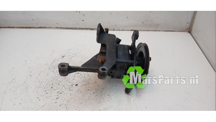 Gebruikte Pomp Servo Audi 80 (B4) 2.0 E Prijs € 40,00 Margeregeling aangeboden door Autodemontagebedrijf De Mars