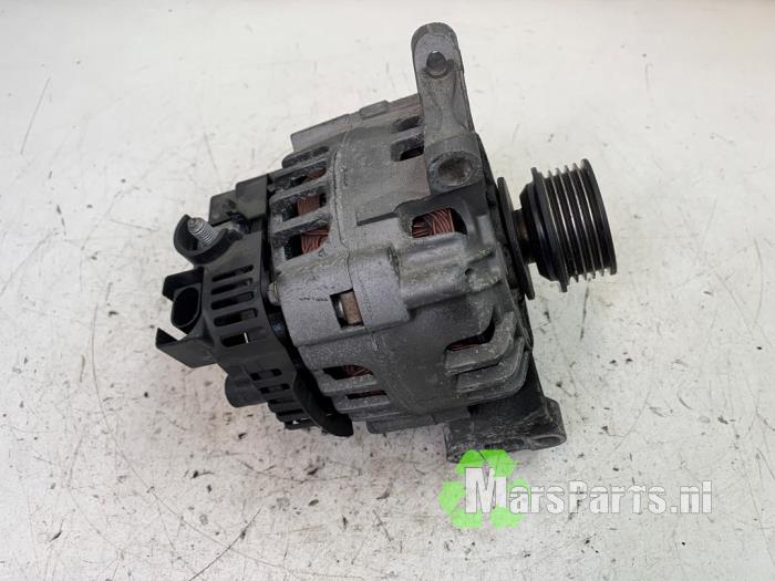 Gebruikte Dynamo Mercedes A (W169) 1.5 A-150 5-Drs. Prijs € 30,00 Margeregeling aangeboden door Autodemontagebedrijf De Mars