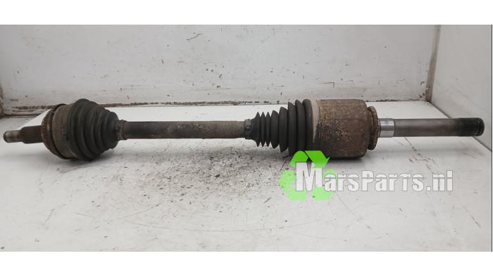 Gebruikte Aandrijfas links-voor Landrover Discovery IV (LAS) 3.0 SD V6 24V Prijs € 100,00 Margeregeling aangeboden door Autodemontagebedrijf De Mars