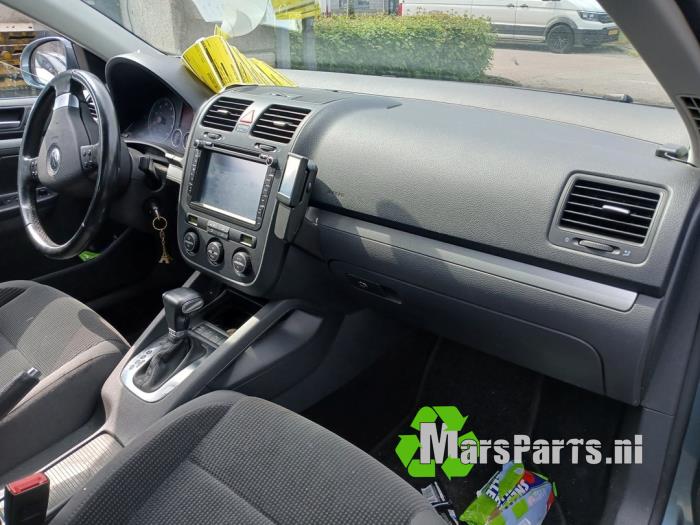 Gebruikte Selectiehendel automaat Volkswagen Golf VI Variant (AJ5/1KA) 1.4 TSI 160 16V Prijs € 150,00 Margeregeling aangeboden door Autodemontagebedrijf De Mars