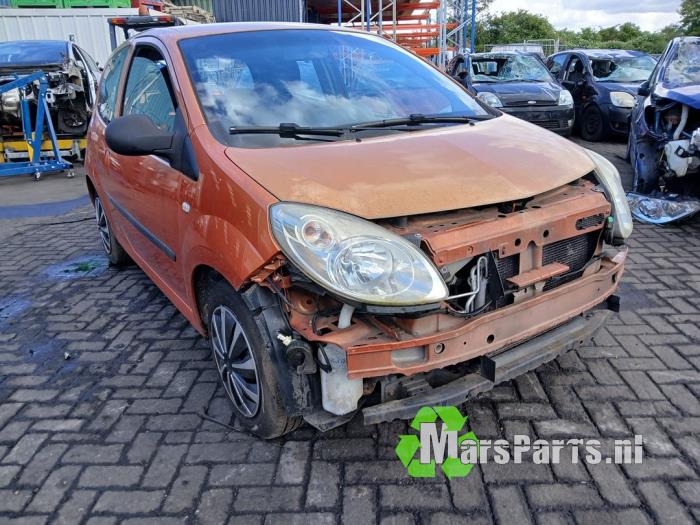 Gebruikte Subframe Renault Twingo II (CN) 1.2 Prijs € 40,00 Margeregeling aangeboden door Autodemontagebedrijf De Mars