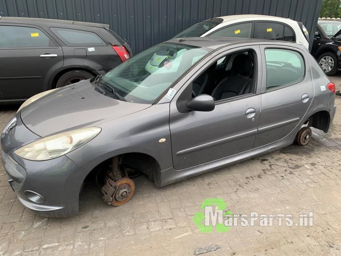 Gebruikte Subframe Peugeot 206+ (2L/M) 1.4 XS Prijs € 50,00 Margeregeling aangeboden door Autodemontagebedrijf De Mars